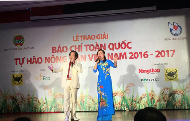 le trao giai bao chi toan quoc tu hao nong dan viet nam 2016-2017 hinh anh 7