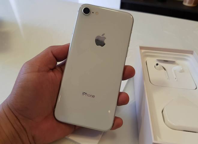 Apple chưa mở bán, iPhone 8 và iPhone 8 Plus đã bị \