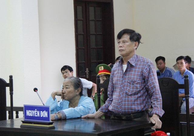 Vụ oan sai 10 năm ở Quảng Trị: Tòa đang tuyên án, nguyên đơn la ó bỏ về