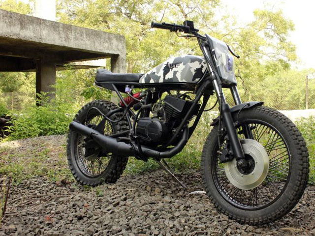 Yamaha RX 100 Scrambler: Sự tái sinh của một huyền thoại