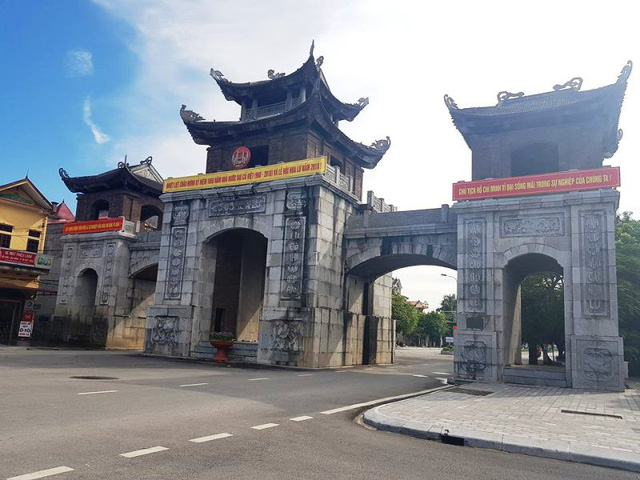 Chiêm ngưỡng những cổng tam quan có “1 không 2” ở Ninh Bình