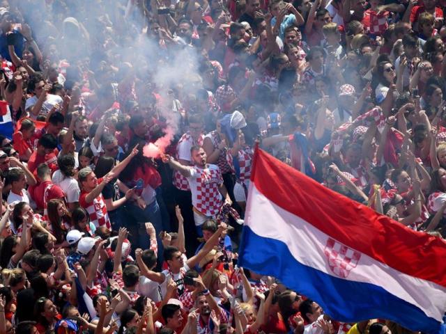 25 vạn người Croatia đổ ra đường đón ”anh hùng” trở về từ World Cup
