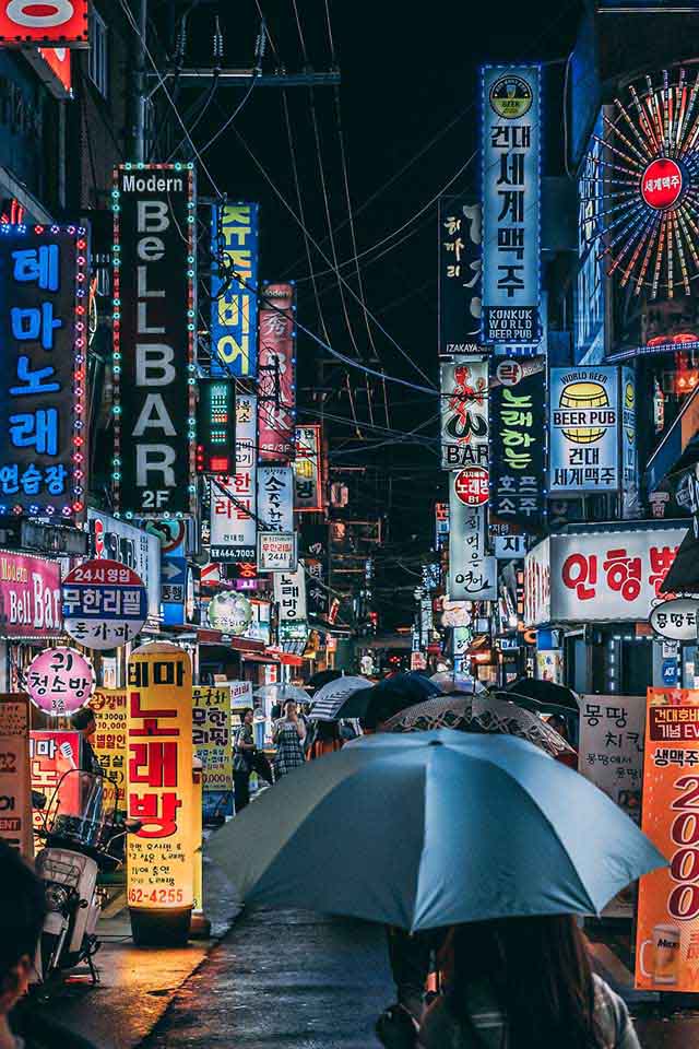 Cuộc sống Hàn Quốc: Cuộc sống Hàn Quốc đầy thú vị với những trải nghiệm khác biệt. Tham gia vào nền văn hóa sôi động của Hàn Quốc, bạn sẽ được đắm mình trong ẩm thực đa dạng, kỹ năng chơi game tuyệt vời và còn có cả nhiều hoạt động giải trí tuyệt vời khác. Nhanh chân đăng ký tour du lịch đi Hàn Quốc và khám phá cuộc sống Hàn Quốc cùng chúng tôi.