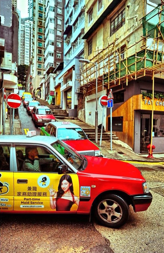 Bộ ảnh đường phố HongKong giúp bạn cập nhật những bức tranh tươi đẹp ngay tại nơi đây. Hãy cùng chúng tôi khám phá và ghi lại những khoảnh khắc đẹp để lưu giữ kỉ niệm hành trình của bạn.