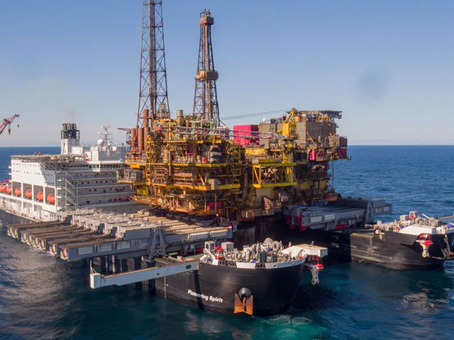 Cận cảnh siêu tàu nặng một triệu tấn có thể ôm trọn cả giàn khoan dầu