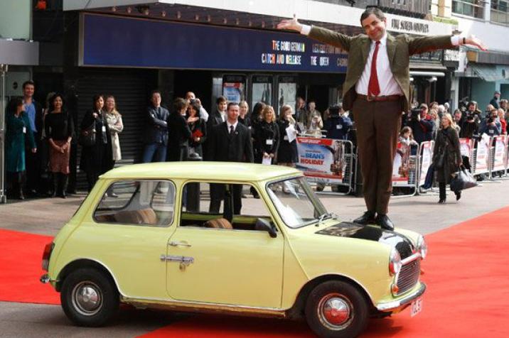 Mr.Bean luôn được biết đến là một nhân vật hài hước và ngộ nghĩnh. Nhưng bạn đã bao giờ tưởng tượng đến việc anh ta lái chiếc siêu xe chưa? Bức ảnh liên quan đến từ khóa này sẽ khiến các fan của \