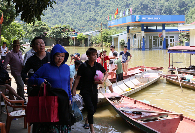 bi hai canh di qua quoc lo bang thuyen: gian nan duong len son la hinh anh 7