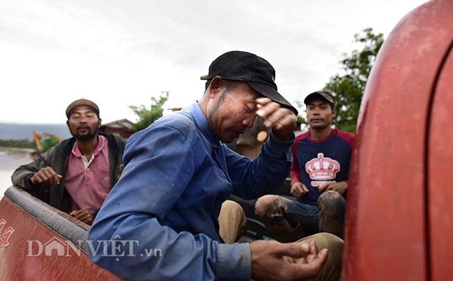 anh: dan vung lu attapeu song trong rung, ba ngay khong an uong hinh anh 8