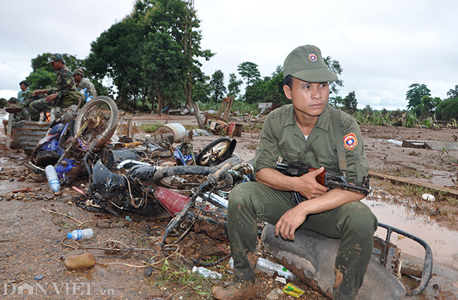 anh: nhin lai hon 10 ngay tham hoa vo dap thuy dien o lao hinh anh 11