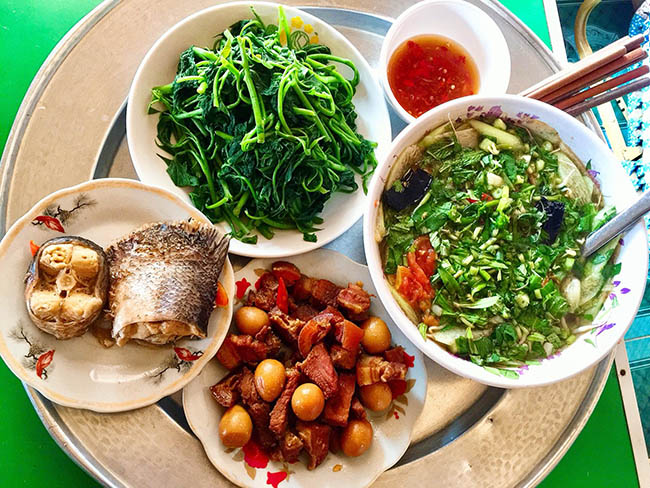 Gợi ý mâm cơm: Bạn đang băn khoăn không biết nấu món gì cho bữa cơm hôm nay? Hãy đến với những gợi ý mâm cơm đa dạng và phong phú để tìm kiếm những món ăn đặc trưng của văn hóa ẩm thực Việt Nam.