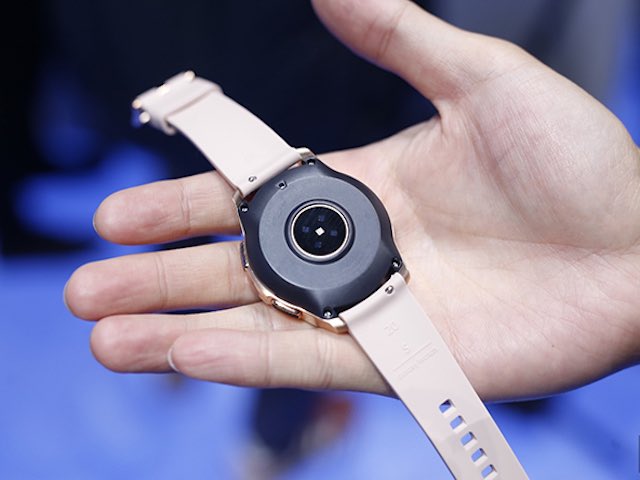 Cận cảnh đồng hồ thông minh Samsung Galaxy Watch vừa ra cùng Note9