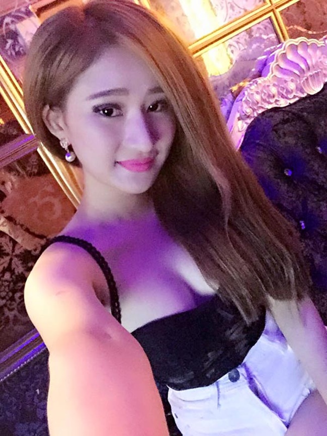 vo cu ho quang hieu, phan thanh binh me mac vay ao goi cam sau do vo hon nhan hinh anh 11