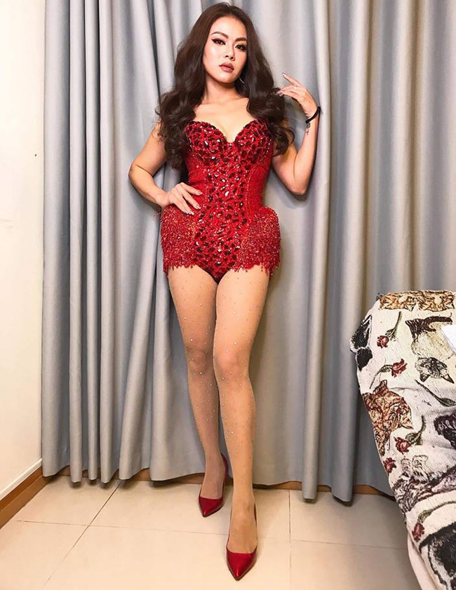 hai yen idol lot xac boc lua, giau chong dong canh nong voi trai dep hinh anh 18