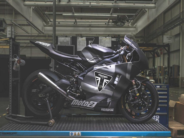 2019 Triumph 765 Moto2 lộ diện, Honda CBR600RR ”ăn no khói”