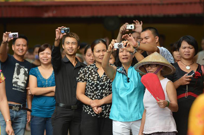 anh: trong veo anh mat, nu cuoi rang sun ngay tuu truong hinh anh 14