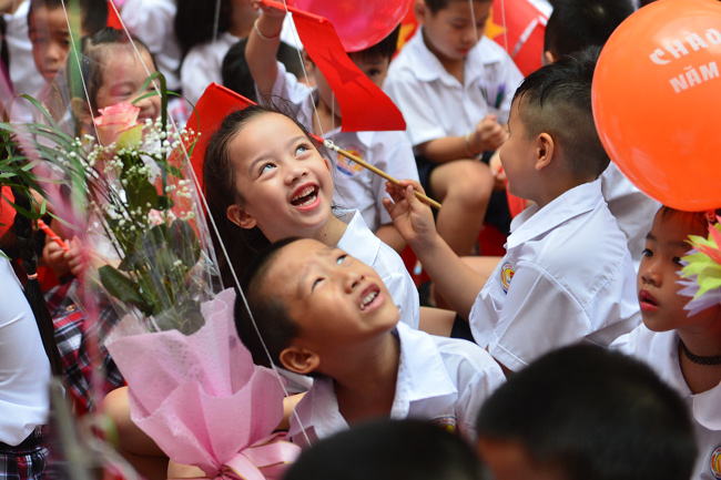 anh: trong veo anh mat, nu cuoi rang sun ngay tuu truong hinh anh 7