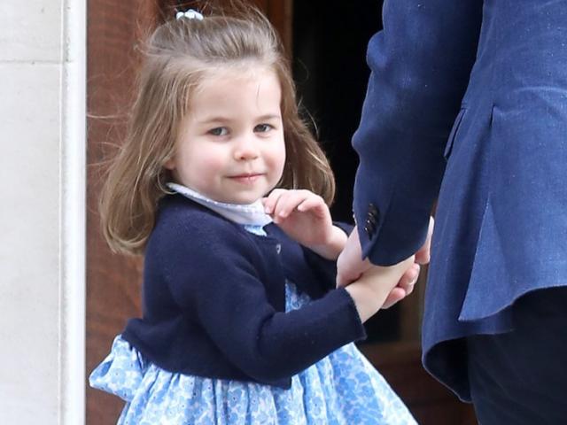 Mới 3 tuổi, công chúa Charlotte đã mang lại 4.3 tỷ USD cho nước Anh