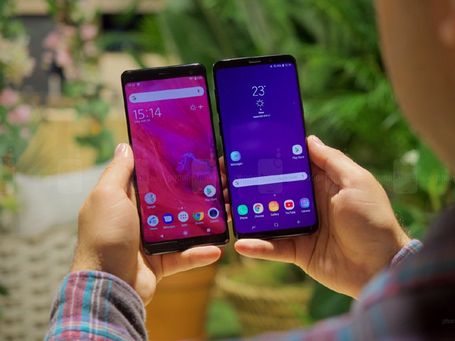 So sánh hai ”người khổng lồ”: Sony Xperia XZ3 và Galaxy S9+