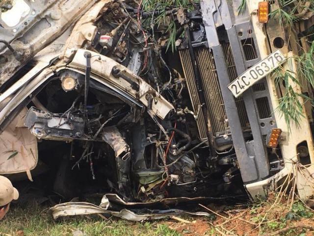 Tai nạn 13 người chết: Phút đâm xe khách, xe bồn chạy tốc độ bao nhiêu?