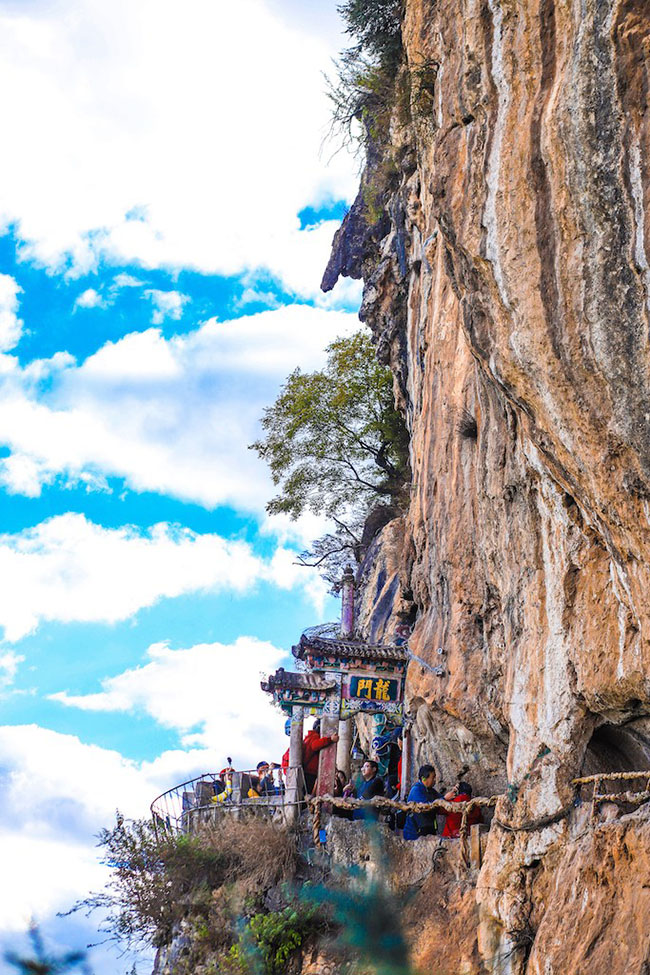 hoa minh voi thien nhien tai 