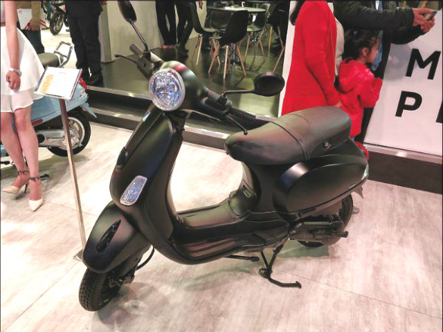 Vespa Notte 125 lên kệ, giá 22 triệu đồng, Janus và Vision “giật mình”