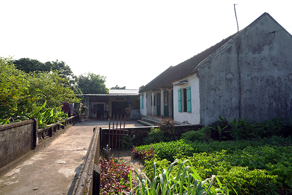 Nhiều ngôi nhà vẫn giữ lối kiến trúc mái ngói một tầng như gia đình ông Trần Thanh Hải, ở xóm 12, xã Quang Thiện - bà con xa với Chủ tịch nước.