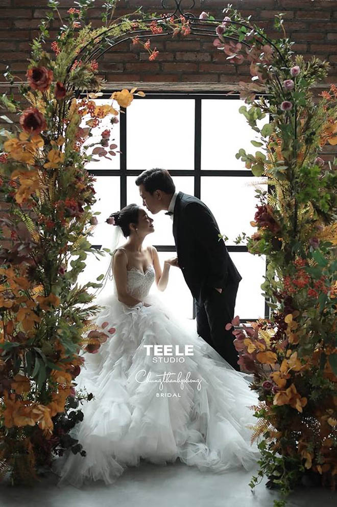 Cuối cùng, ảnh cưới đẹp như phim Hàn đã xuất hiện! Chất lượng hoàn hảo và những khoảnh khắc đẹp lung linh, chắc chắn sẽ khiến bạn cảm thấy như tham gia vào một bộ phim tình cảm Châu Á. Hãy cùng cảm nhận những biểu cảm và môi trường đầy lãng mạn của cặp đôi này.