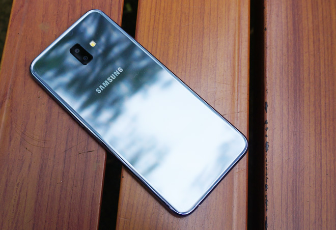 Galaxy J6+: Bạn muốn sở hữu một chiếc điện thoại Samsung J6+ với màn hình lớn, camera chất lượng cao và nhiều tính năng độc đáo? Galaxy J6+ là lựa chọn hoàn hảo cho bạn, với hiệu năng mạnh mẽ và thời lượng pin lớn, cho phép bạn giải trí một cách thoải mái trong suốt cả ngày. Bên cạnh đó, thiết kế sang trọng và đẳng cấp của Galaxy J6+ cũng khiến cho chiếc điện thoại này trở nên đặc biệt và đáng để sở hữu.
