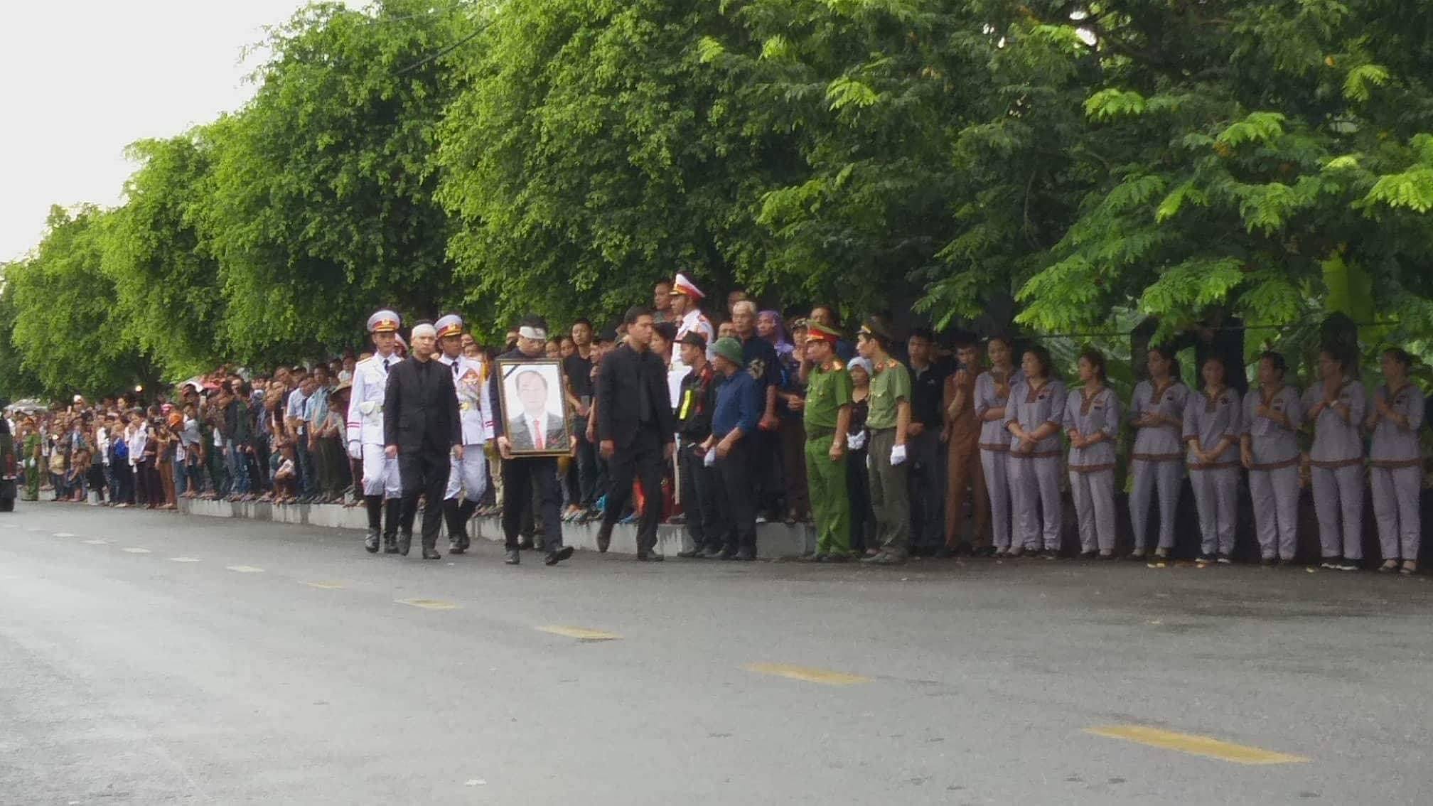 chu tich nuoc tran dai quang da an nghi tai que nha ninh binh hinh anh 18