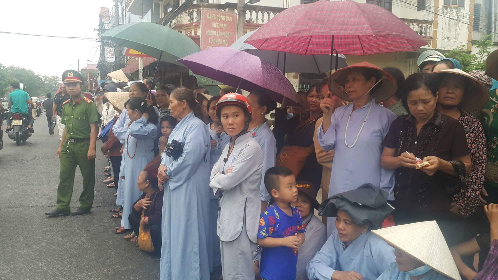 chu tich nuoc tran dai quang da an nghi tai que nha ninh binh hinh anh 13