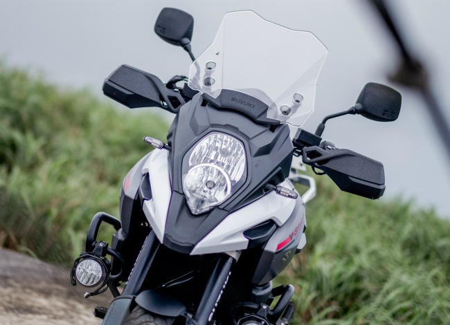 man nhan ngam suzuki v-strom 1000 dua ban den tan chan troi goc bien hinh anh 4