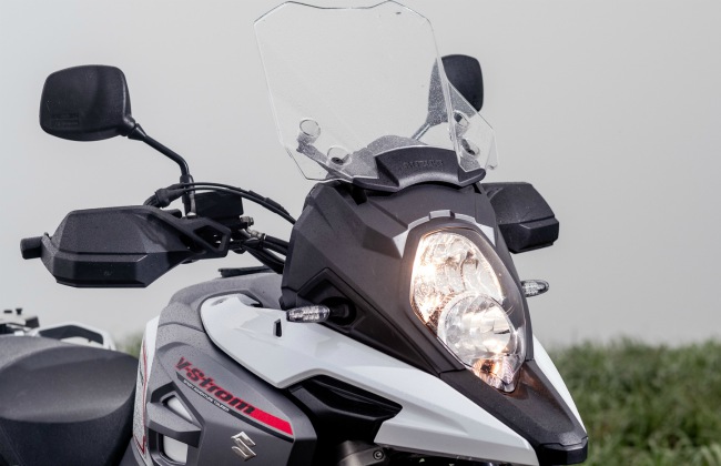 man nhan ngam suzuki v-strom 1000 dua ban den tan chan troi goc bien hinh anh 8