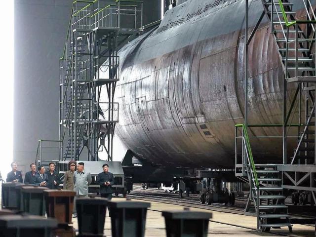 Tàu ngầm mới của Triều Tiên có thể phóng tên lửa đạn đạo hạt nhân?