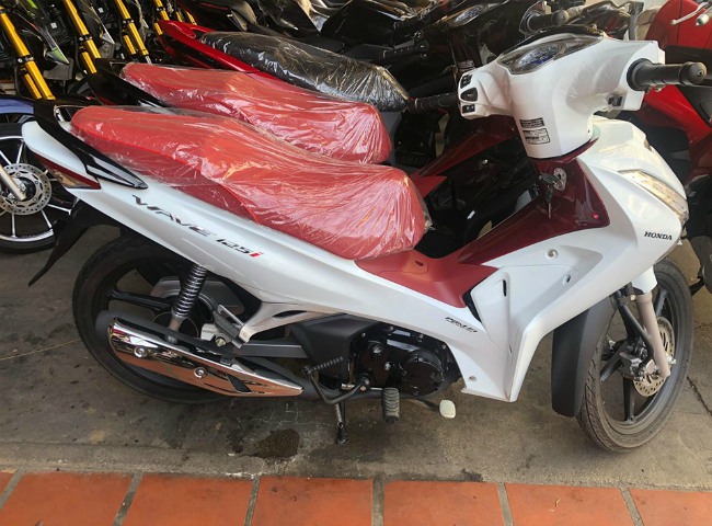 Chi tiết Honda Wave 125i Thái đang đội giá cao ngất tại Việt Nam