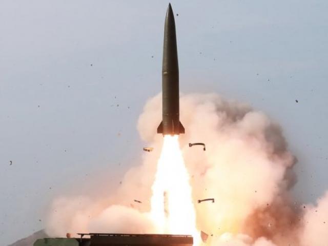 Triều Tiên phóng hai tên lửa đạn đạo bay 250km ”răn đe” Mỹ - Hàn