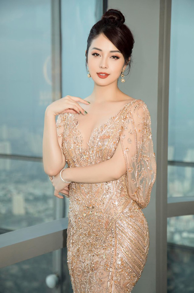 nhung ba me 4 con van tre dep trong showbiz viet hinh anh 8