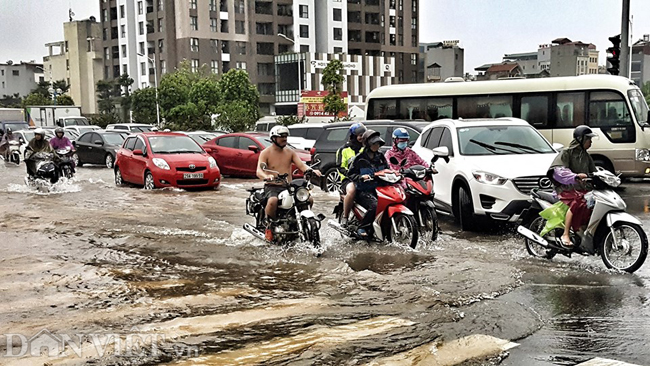 nhieu tuyen duong o ha noi menh mong bien nuoc do bao so 3 hinh anh 5