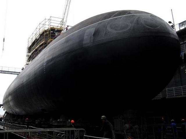 Anh hoang mang trước tàu ngầm 'siêu yên tĩnh' của Nga