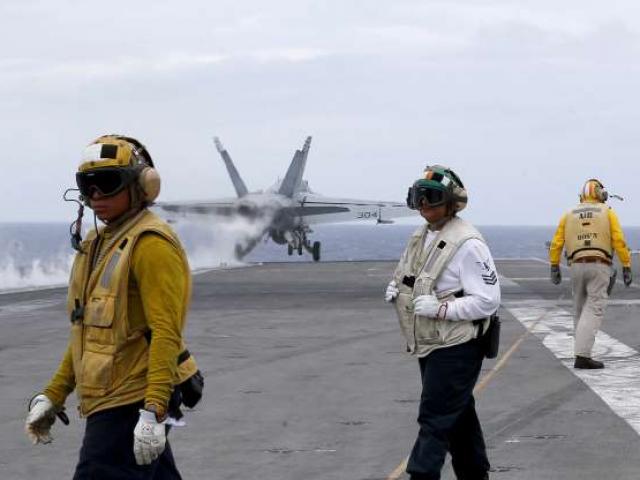 Giữa căng thẳng với Trung Quốc, Mỹ đưa tàu sân bay vào Biển Đông