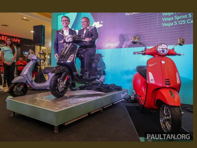 Bộ ba 2019 Vespa Primavera S 150, Sprint S 150 và S125 Carbon Edition tái xuất, vẫn đầy sức cuốn hút