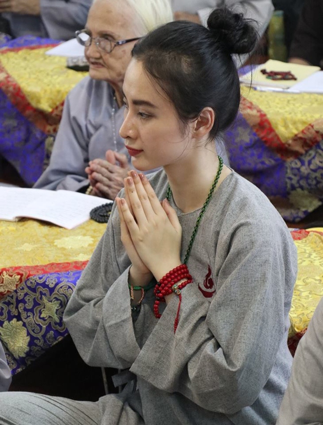 phi thanh van, mai phuong thuy di cung to nghe: nguoi duoc khen, ke bi chi trich hinh anh 11