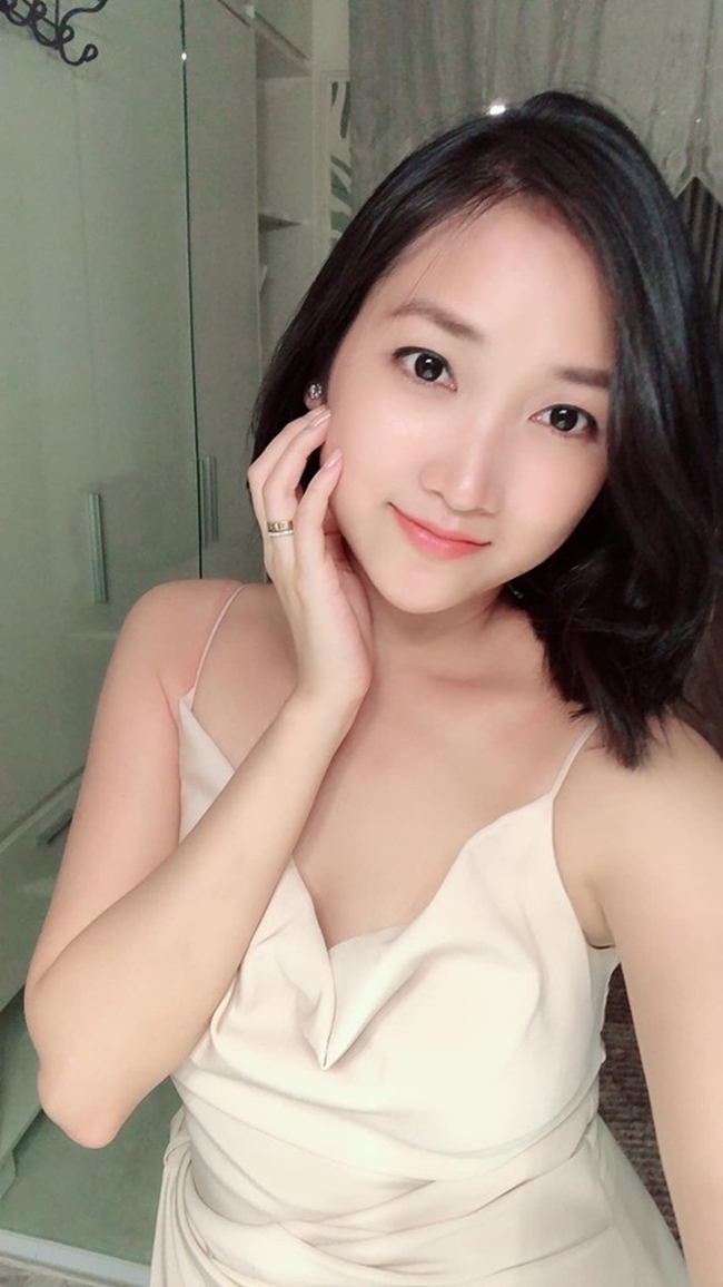 4 co vo hot girl cua sao nam viet ban hang online dat nhu tom tuoi vi qua sexy hinh anh 19