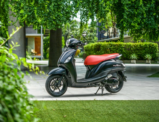 yamaha grande hybrid da re lai dep, bao sao fan vespa, sh mode chao dao hinh anh 1