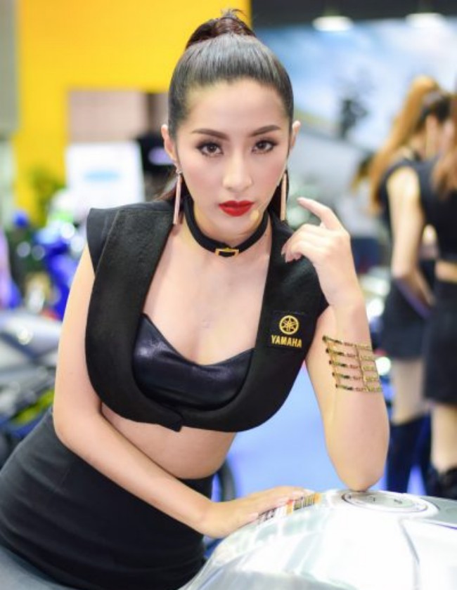 rao ruc ngam dan sieu mau cuc hot tao dang ben xe no hinh anh 11