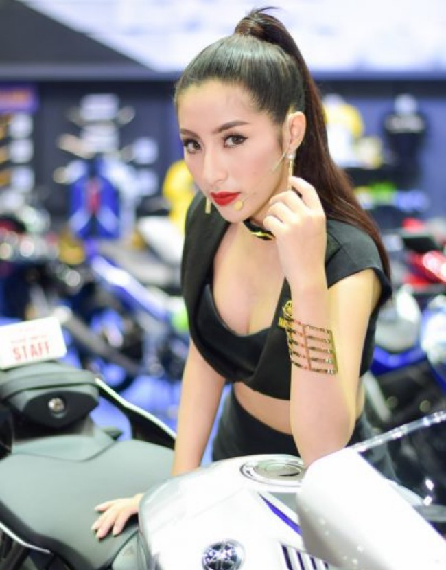 rao ruc ngam dan sieu mau cuc hot tao dang ben xe no hinh anh 12