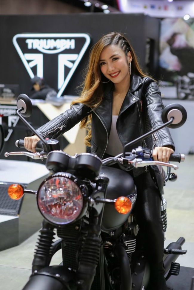 ngam dan chan dai “sieu nong” ben xe moi tai trien lam 2019 big motor sale hinh anh 15