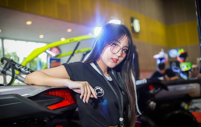 ngam dan chan dai “sieu nong” ben xe moi tai trien lam 2019 big motor sale hinh anh 19