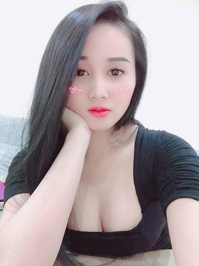 dan gai xinh xu nghe khien cac cau thu viet 