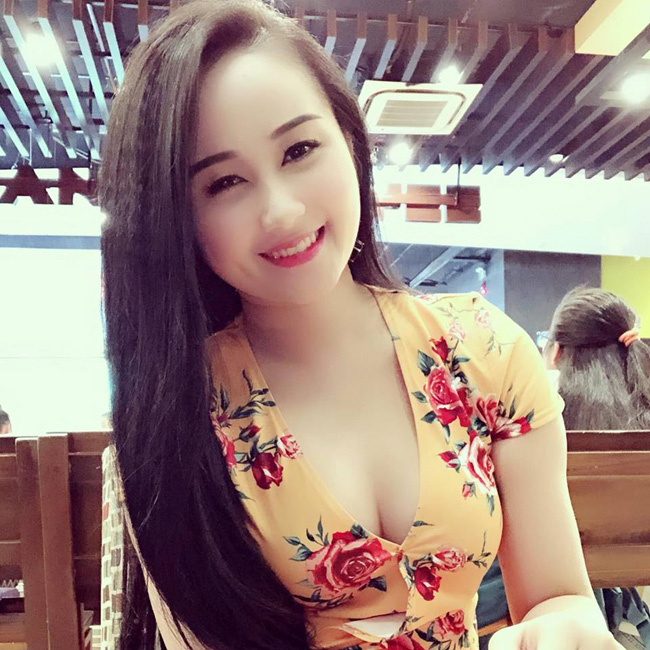 dan gai xinh xu nghe khien cac cau thu viet 