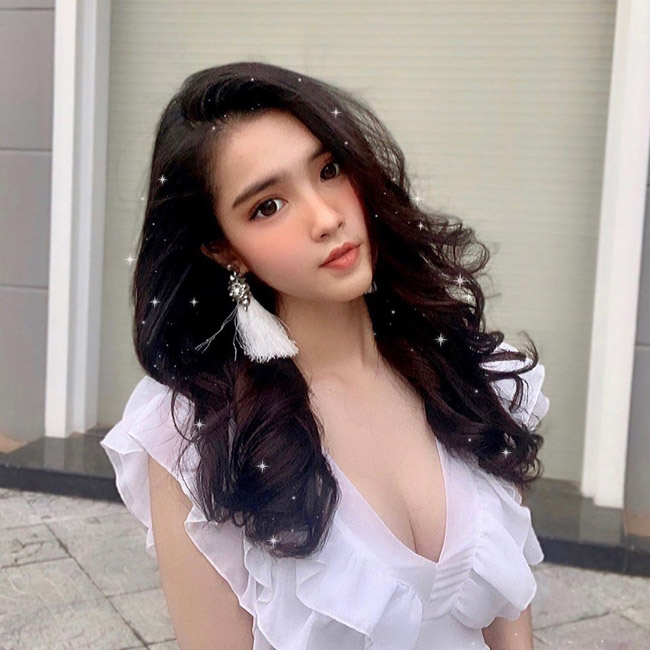 nhan sac thuc cua nu sinh chi mac ao dai cung 